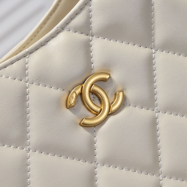 シャネルバッグ素材ディテール